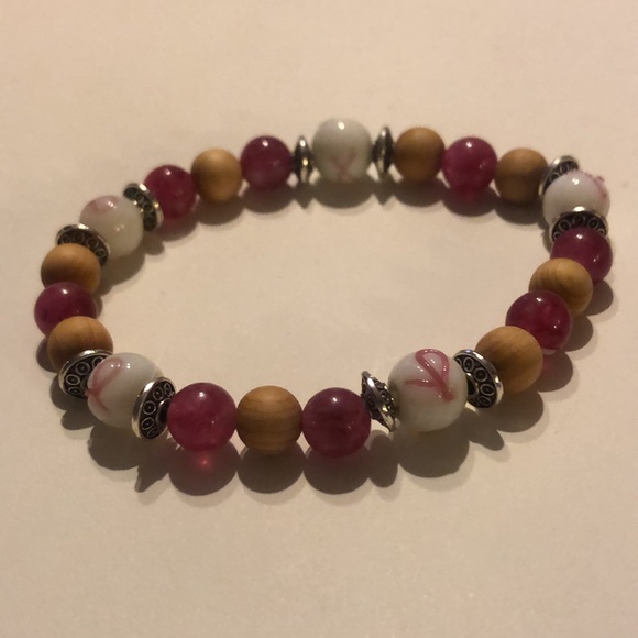 🎀Gorgeous Handmade Breast Cancer Awareness Ribbon glass beads bracelet - Picture 2 of 4